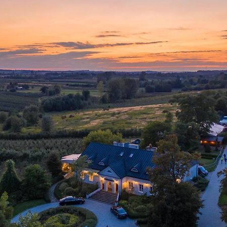 Dwor Na Wichrowym Wzgorzu Bed & Breakfast Przybysławice Екстериор снимка