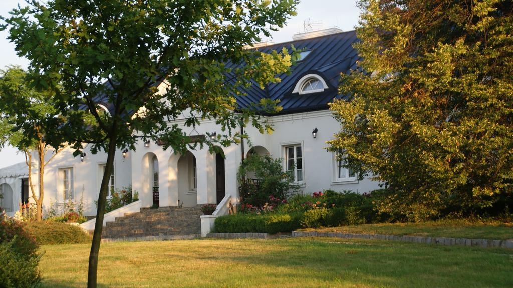 Dwor Na Wichrowym Wzgorzu Bed & Breakfast Przybysławice Екстериор снимка