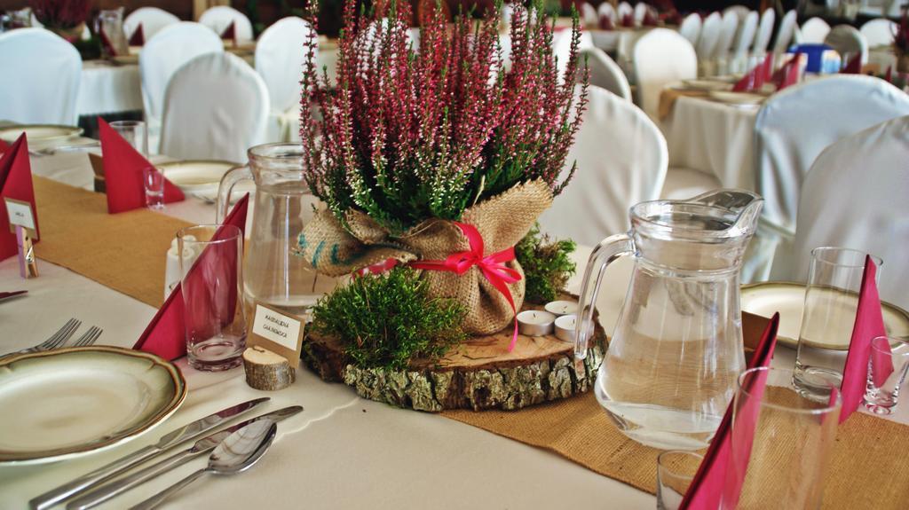 Dwor Na Wichrowym Wzgorzu Bed & Breakfast Przybysławice Екстериор снимка