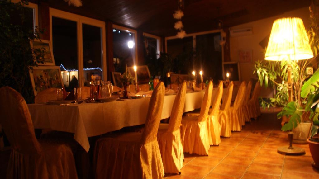 Dwor Na Wichrowym Wzgorzu Bed & Breakfast Przybysławice Екстериор снимка