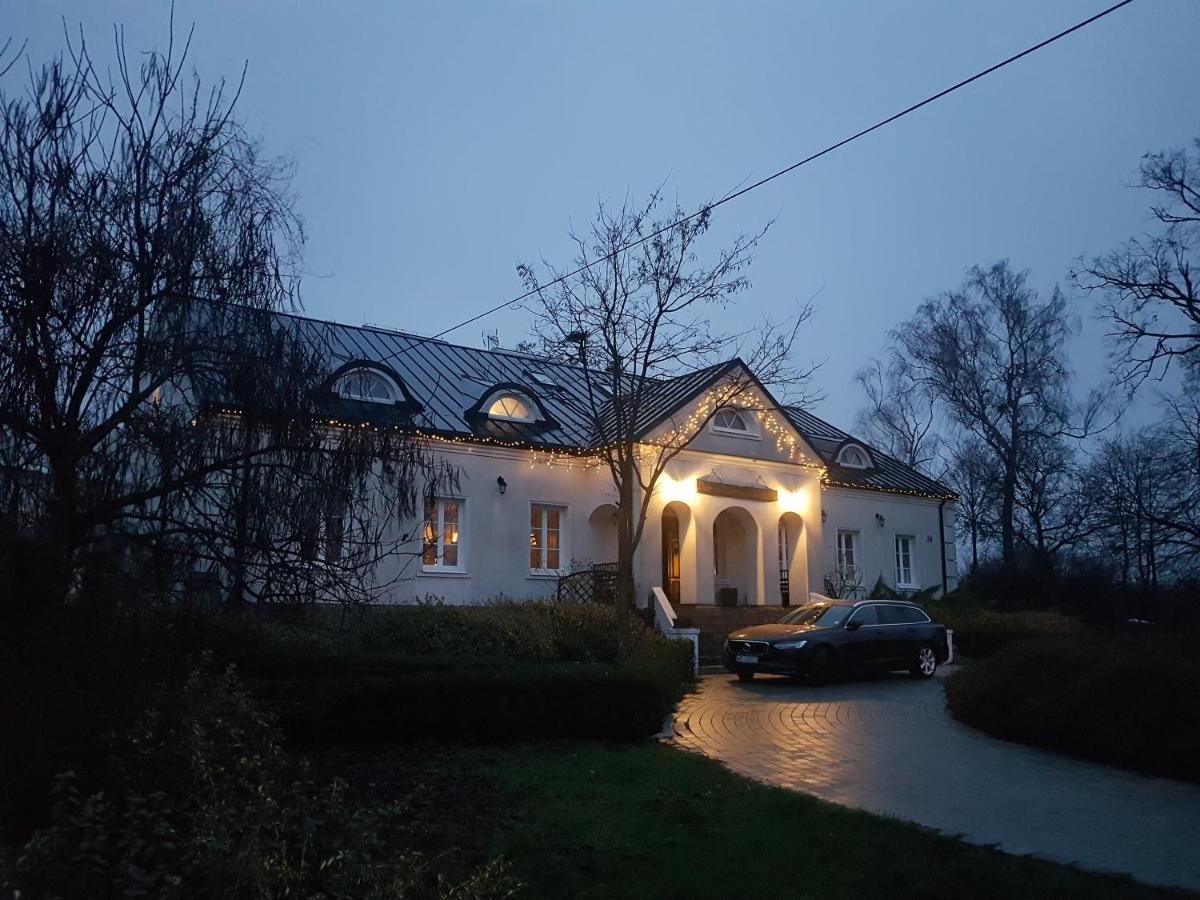 Dwor Na Wichrowym Wzgorzu Bed & Breakfast Przybysławice Екстериор снимка